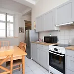10 Guests, 70m2, Center Of Old Town, Wi-fi, Streaming Tallinn
