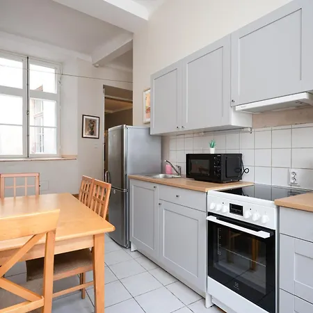 10 Guests, 70m2, Center Of Old Town, Wi-fi, Streaming Appartement