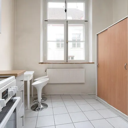 10 Guests, 70m2, Center Of Old Town, Wi-fi, Streaming Appartement *