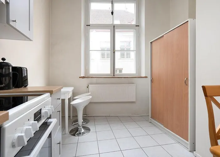 10 Guests, 70m2, Center Of Old Town, Wi-fi, Streaming