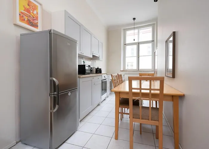 Apartamento 12 Guests, 70m2, Center Of Old Town, Wi-fi, Streaming