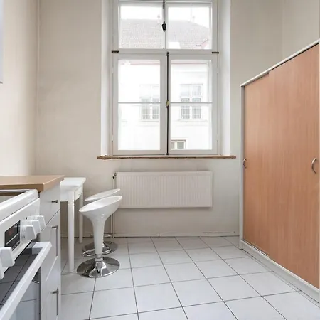 10 Guests, 70m2, Center Of Old Town, Wi-fi, Streaming